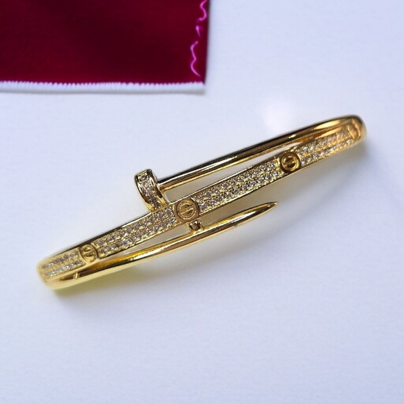 Luxury 18k Gold Plated Love Screw Nail Zircon Crystal Bracelet - Picture 1 of 5